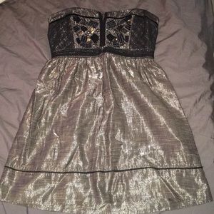 Gold/black short strapless dress